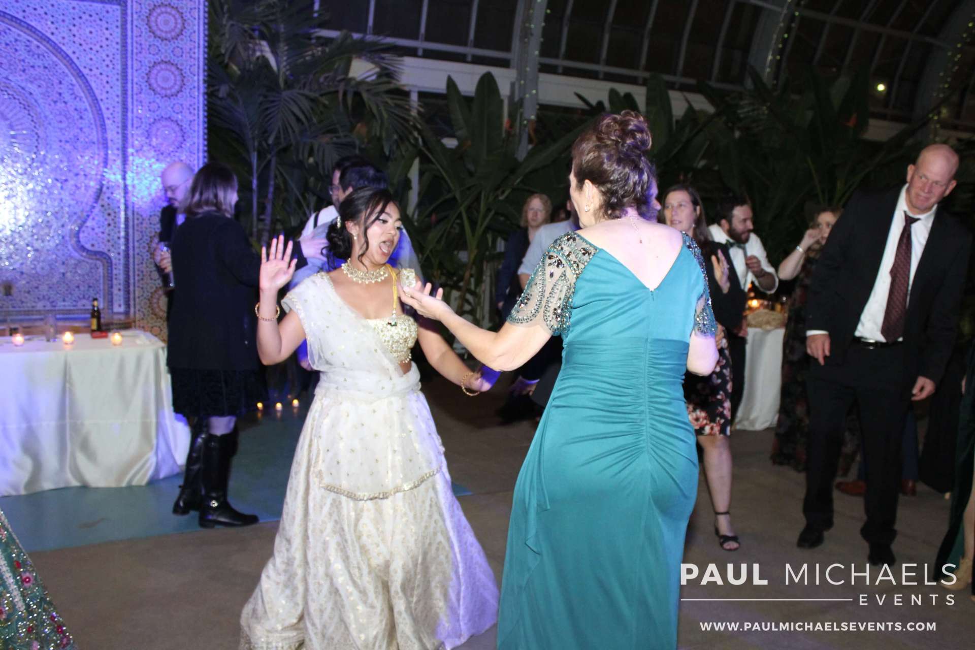 Naz & John's Blooming Wedding at Garfield Park Conservatory in East Garfield Park, Chicago