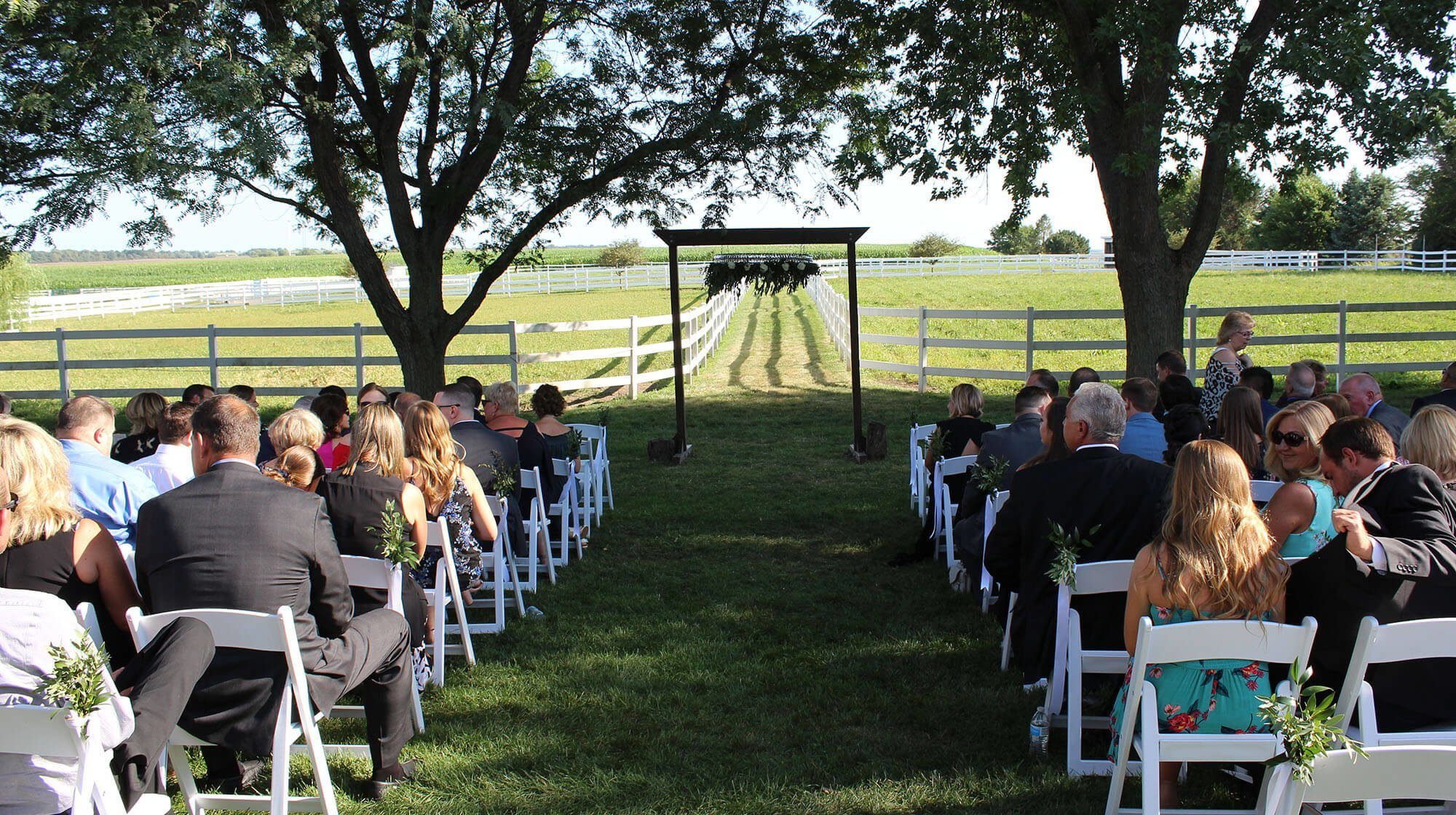 farm wedding ceremony enterainers at northfork farm in oswego
