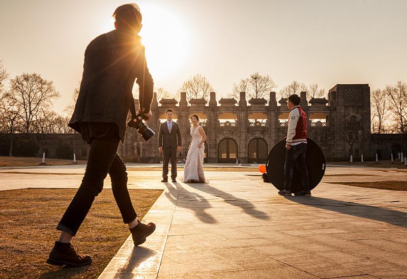 What to Look for in a Getaway Car For an Outdoor Wedding