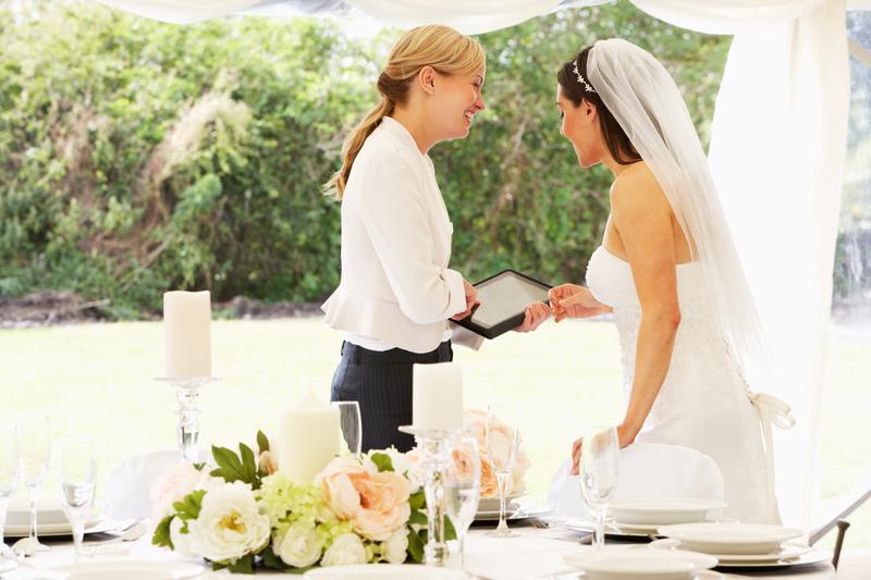 Why You Should Hire Professionals to Take Care of Your Wedding
