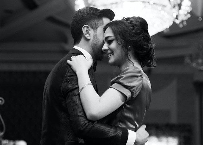 Our Favorite 20 Love Songs, For A Stunning Wedding Playlist