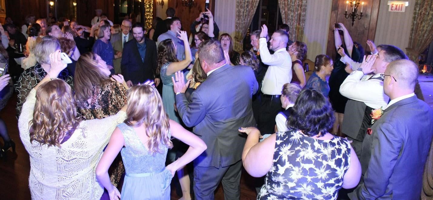 chicago wedding dj answers 3 questions to wedding djing