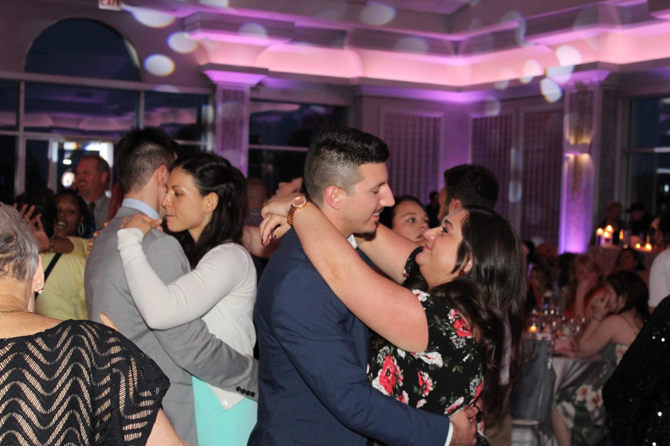 Guests dancing to wedding music played by a chicago dj