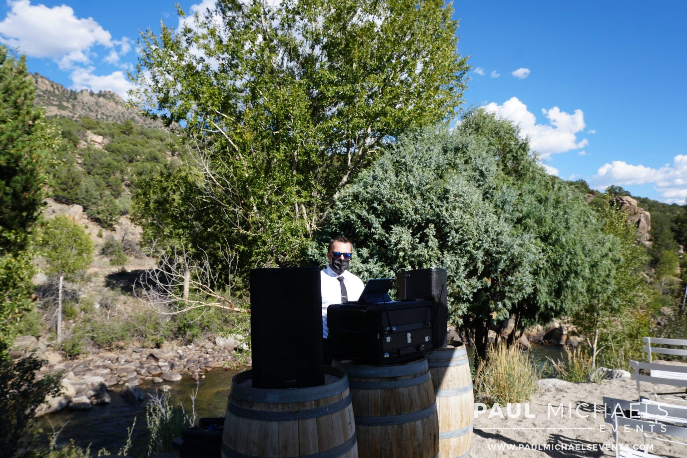 What To Expect From Your Wedding DJ in 2020