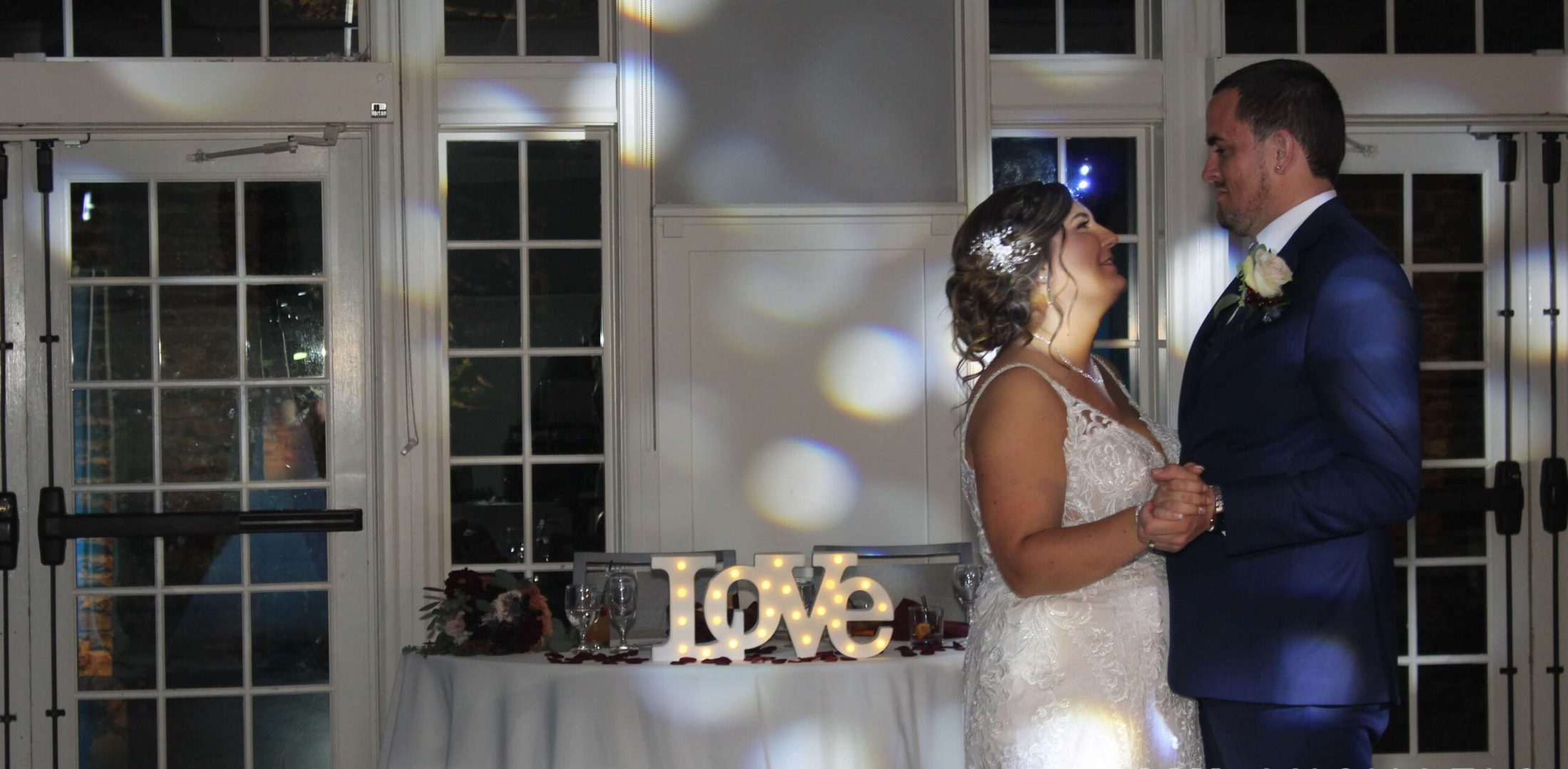 Janessa and David's Modern Wedding at Community House Winnetka
