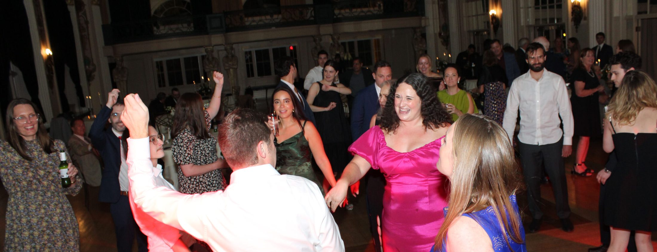 People at Medinah Country Club dancing to music
