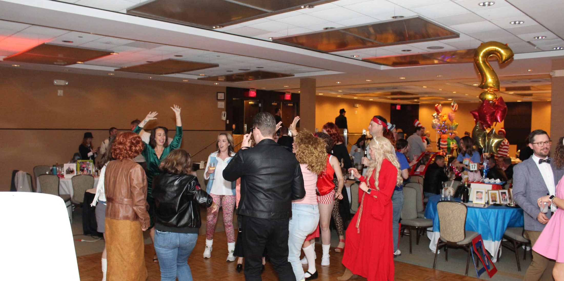 People dancing to music DJ company in Chicagoland